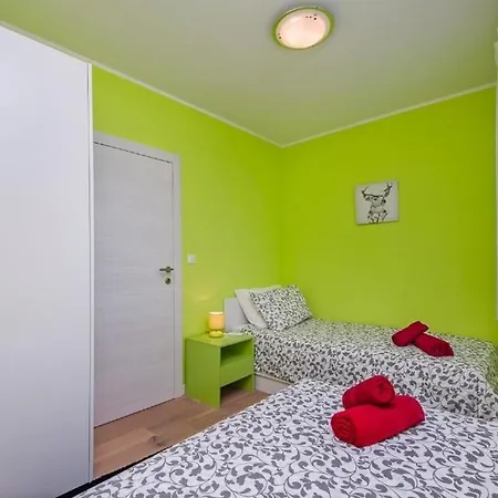 Apartment With Parking Space - 24440